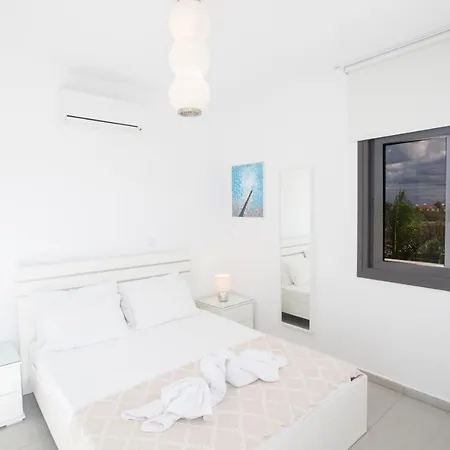 Andriana Villa *