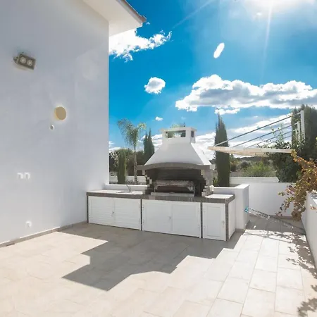 Andriana Villa *