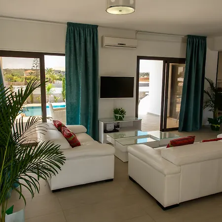 Hotel Andriana 4*